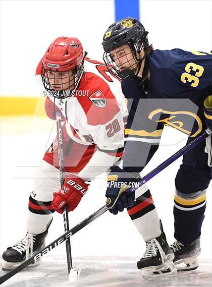 Thumbnail 3 in Trinity-Pawling vs. Frederick Gunn (Avon Christmas Classic 5th Place) photogallery.
