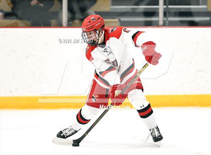 Thumbnail 2 in Trinity-Pawling vs. Frederick Gunn (Avon Christmas Classic 5th Place) photogallery.