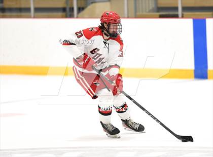 Thumbnail 2 in Trinity-Pawling vs. Frederick Gunn (Avon Christmas Classic 5th Place) photogallery.