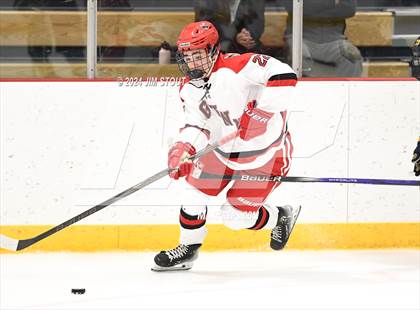 Thumbnail 1 in Trinity-Pawling vs. Frederick Gunn (Avon Christmas Classic 5th Place) photogallery.