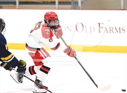 Thumbnail 2 in Trinity-Pawling vs. Frederick Gunn (Avon Christmas Classic 5th Place) photogallery.