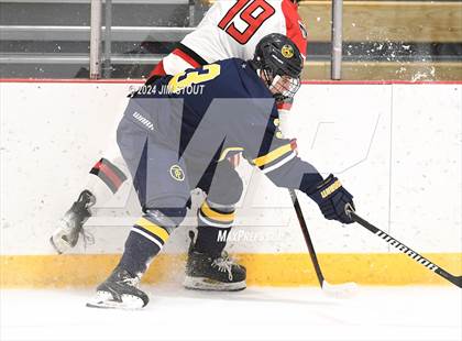 Thumbnail 3 in Trinity-Pawling vs. Frederick Gunn (Avon Christmas Classic 5th Place) photogallery.