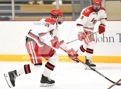 Thumbnail 1 in Trinity-Pawling vs. Frederick Gunn (Avon Christmas Classic 5th Place) photogallery.