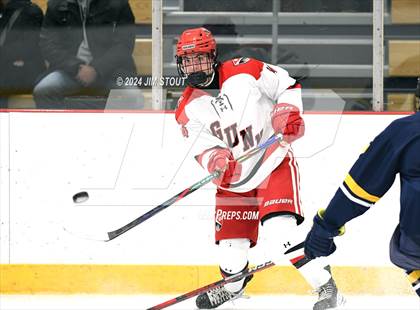 Thumbnail 1 in Trinity-Pawling vs. Frederick Gunn (Avon Christmas Classic 5th Place) photogallery.
