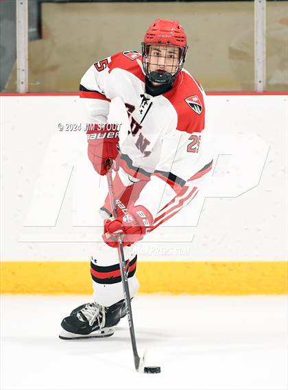 Thumbnail 1 in Trinity-Pawling vs. Frederick Gunn (Avon Christmas Classic 5th Place) photogallery.