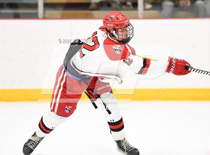 Thumbnail 1 in Trinity-Pawling vs. Frederick Gunn (Avon Christmas Classic 5th Place) photogallery.