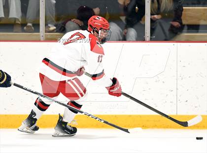 Thumbnail 2 in Trinity-Pawling vs. Frederick Gunn (Avon Christmas Classic 5th Place) photogallery.
