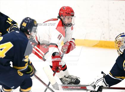 Thumbnail 1 in Trinity-Pawling vs. Frederick Gunn (Avon Christmas Classic 5th Place) photogallery.