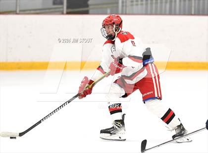 Thumbnail 1 in Trinity-Pawling vs. Frederick Gunn (Avon Christmas Classic 5th Place) photogallery.