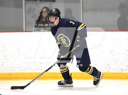 Thumbnail 2 in Trinity-Pawling vs. Frederick Gunn (Avon Christmas Classic 5th Place) photogallery.
