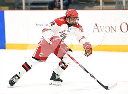 Thumbnail 3 in Trinity-Pawling vs. Frederick Gunn (Avon Christmas Classic 5th Place) photogallery.