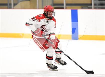 Thumbnail 3 in Trinity-Pawling vs. Frederick Gunn (Avon Christmas Classic 5th Place) photogallery.
