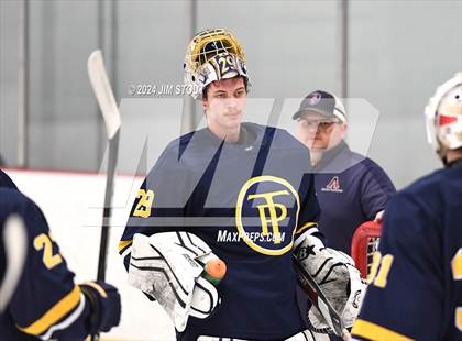 Thumbnail 1 in Trinity-Pawling vs. Frederick Gunn (Avon Christmas Classic 5th Place) photogallery.