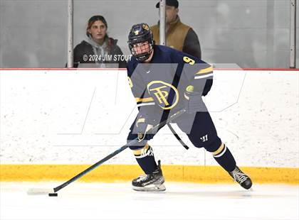 Thumbnail 2 in Trinity-Pawling vs. Frederick Gunn (Avon Christmas Classic 5th Place) photogallery.