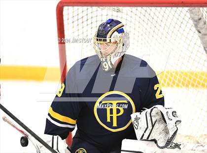Thumbnail 1 in Trinity-Pawling vs. Frederick Gunn (Avon Christmas Classic 5th Place) photogallery.