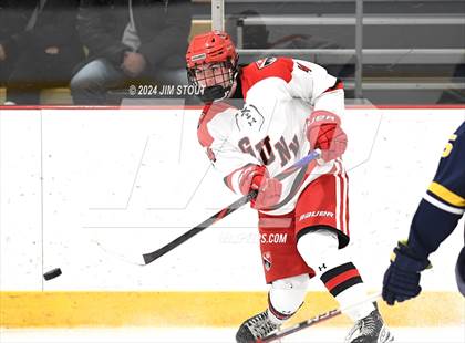 Thumbnail 3 in Trinity-Pawling vs. Frederick Gunn (Avon Christmas Classic 5th Place) photogallery.
