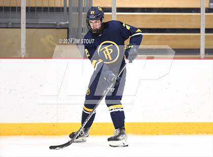 Thumbnail 3 in Trinity-Pawling vs. Frederick Gunn (Avon Christmas Classic 5th Place) photogallery.