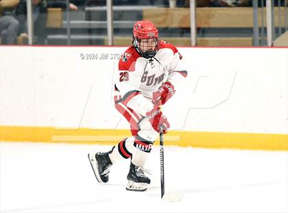Thumbnail 3 in Trinity-Pawling vs. Frederick Gunn (Avon Christmas Classic 5th Place) photogallery.