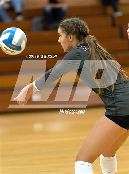 Thumbnail 3 in Utica Ford @ Grosse Pointe South photogallery.