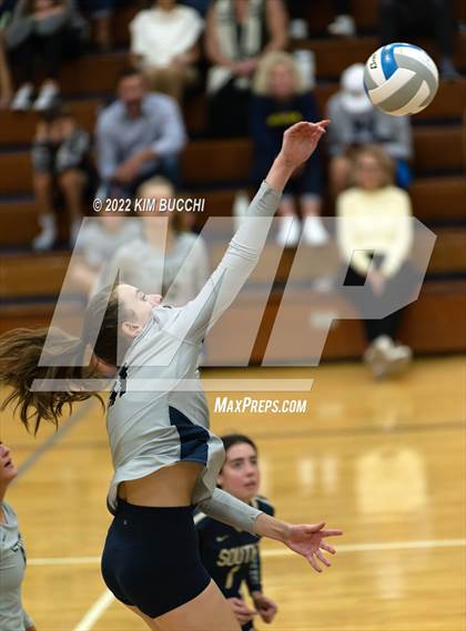 Thumbnail 3 in Utica Ford @ Grosse Pointe South photogallery.