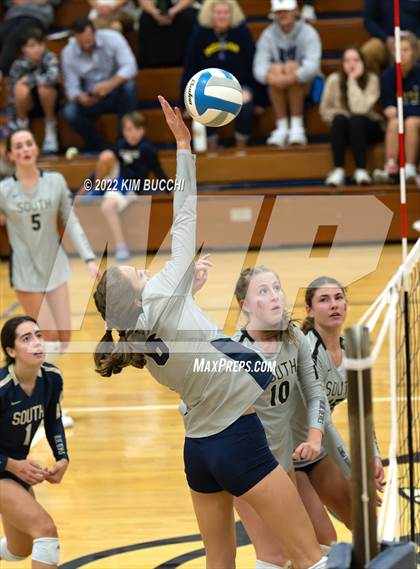 Thumbnail 3 in Utica Ford @ Grosse Pointe South photogallery.