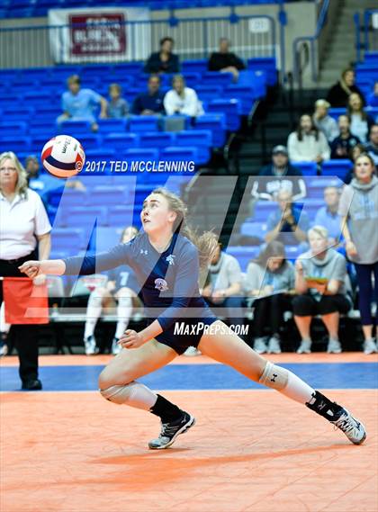 Thumbnail 1 in Fayetteville vs. Har-Ber (AAA 7A Final) photogallery.