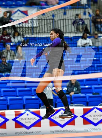 Thumbnail 1 in Fayetteville vs. Har-Ber (AAA 7A Final) photogallery.
