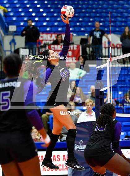 Thumbnail 1 in Fayetteville vs. Har-Ber (AAA 7A Final) photogallery.