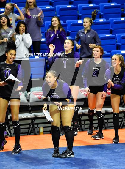 Thumbnail 1 in Fayetteville vs. Har-Ber (AAA 7A Final) photogallery.