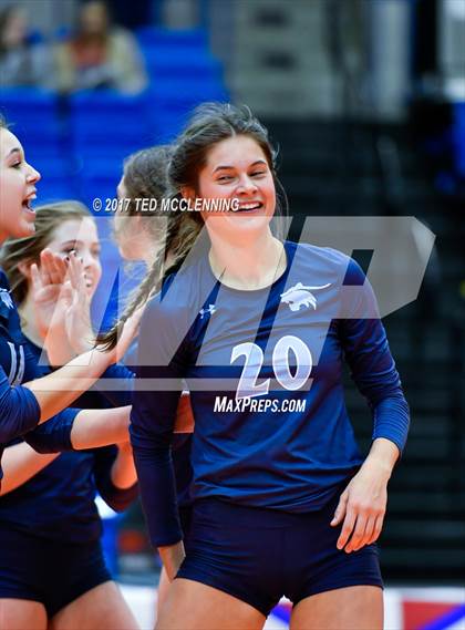 Thumbnail 1 in Fayetteville vs. Har-Ber (AAA 7A Final) photogallery.