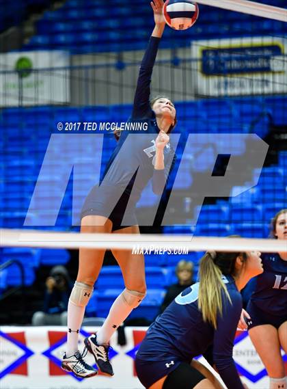Thumbnail 1 in Fayetteville vs. Har-Ber (AAA 7A Final) photogallery.