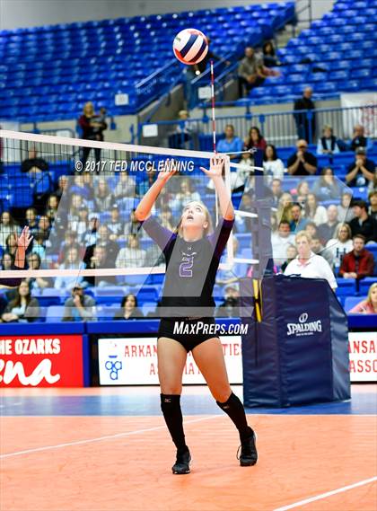 Thumbnail 1 in Fayetteville vs. Har-Ber (AAA 7A Final) photogallery.