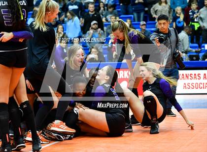 Thumbnail 2 in Fayetteville vs. Har-Ber (AAA 7A Final) photogallery.