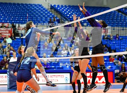 Thumbnail 1 in Fayetteville vs. Har-Ber (AAA 7A Final) photogallery.