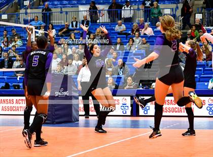 Thumbnail 3 in Fayetteville vs. Har-Ber (AAA 7A Final) photogallery.