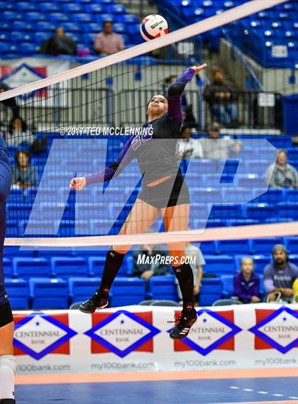 Thumbnail 1 in Fayetteville vs. Har-Ber (AAA 7A Final) photogallery.