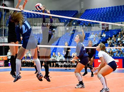 Thumbnail 2 in Fayetteville vs. Har-Ber (AAA 7A Final) photogallery.