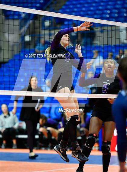 Thumbnail 1 in Fayetteville vs. Har-Ber (AAA 7A Final) photogallery.