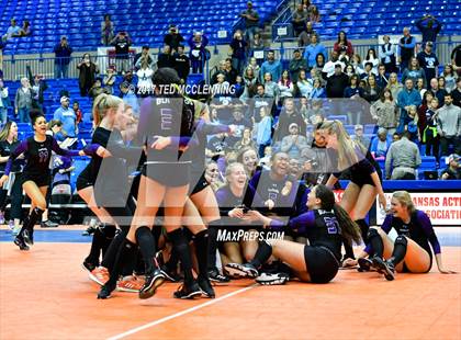 Thumbnail 1 in Fayetteville vs. Har-Ber (AAA 7A Final) photogallery.