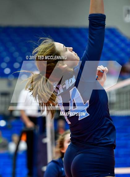 Thumbnail 2 in Fayetteville vs. Har-Ber (AAA 7A Final) photogallery.