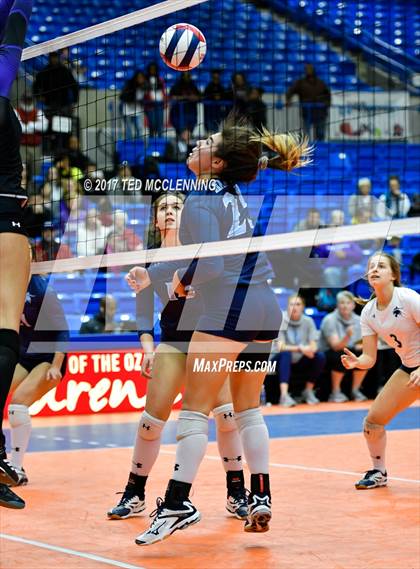 Thumbnail 3 in Fayetteville vs. Har-Ber (AAA 7A Final) photogallery.