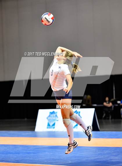 Thumbnail 1 in Fayetteville vs. Har-Ber (AAA 7A Final) photogallery.