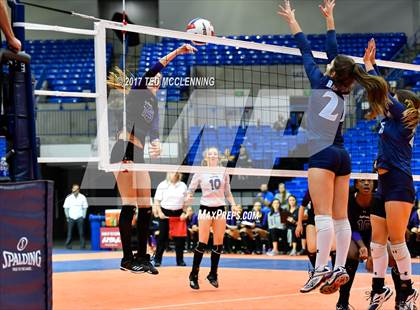 Thumbnail 3 in Fayetteville vs. Har-Ber (AAA 7A Final) photogallery.