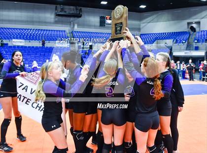 Thumbnail 1 in Fayetteville vs. Har-Ber (AAA 7A Final) photogallery.