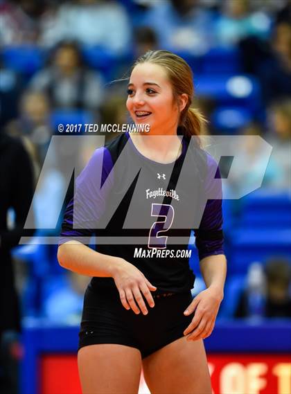 Thumbnail 1 in Fayetteville vs. Har-Ber (AAA 7A Final) photogallery.