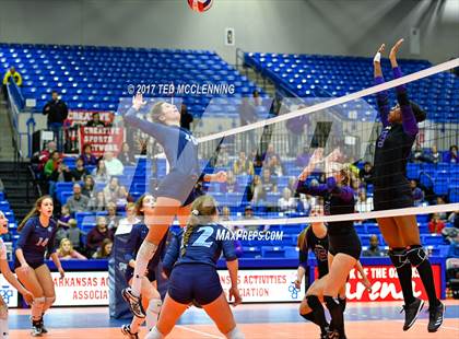 Thumbnail 3 in Fayetteville vs. Har-Ber (AAA 7A Final) photogallery.