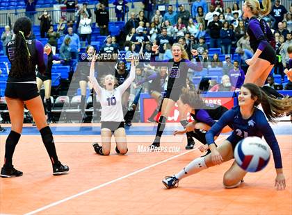 Thumbnail 1 in Fayetteville vs. Har-Ber (AAA 7A Final) photogallery.