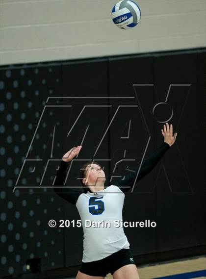 Thumbnail 3 in Mesquite vs. Highland photogallery.