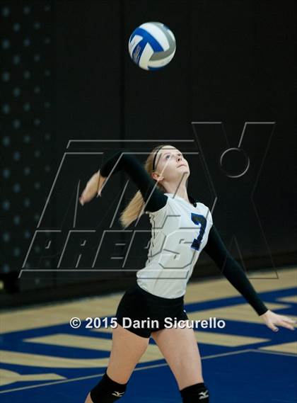 Thumbnail 3 in Mesquite vs. Highland photogallery.