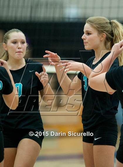Thumbnail 3 in Mesquite vs. Highland photogallery.